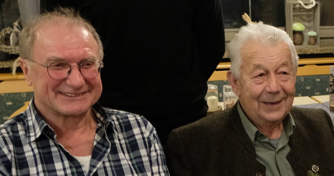 Floß. Wolfgang Krapf hat das Jagdpachtverhältnis in Floß von Hans Max übernommen und berichtet von einem guten Vertrauensverhältnis und der Erfüllung des Abschussplans. Kleinere Wildschäden wurden geregelt, der Biber stellt ein Problem dar, und Wildbret kann verarbeitet werden.