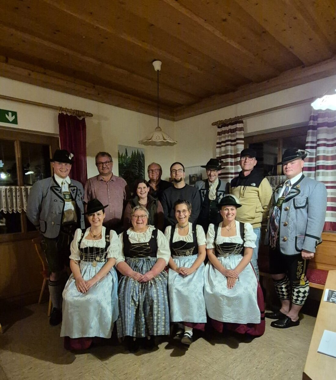 Tirschenreuth. Am 26. September 2025 hielt der Trachtenverein D’Werdenfelser seine Mitgliederversammlung mit Neuwahlen ab und sieht sich dank erfahrener und neuer Amtsträger gut aufgestellt.