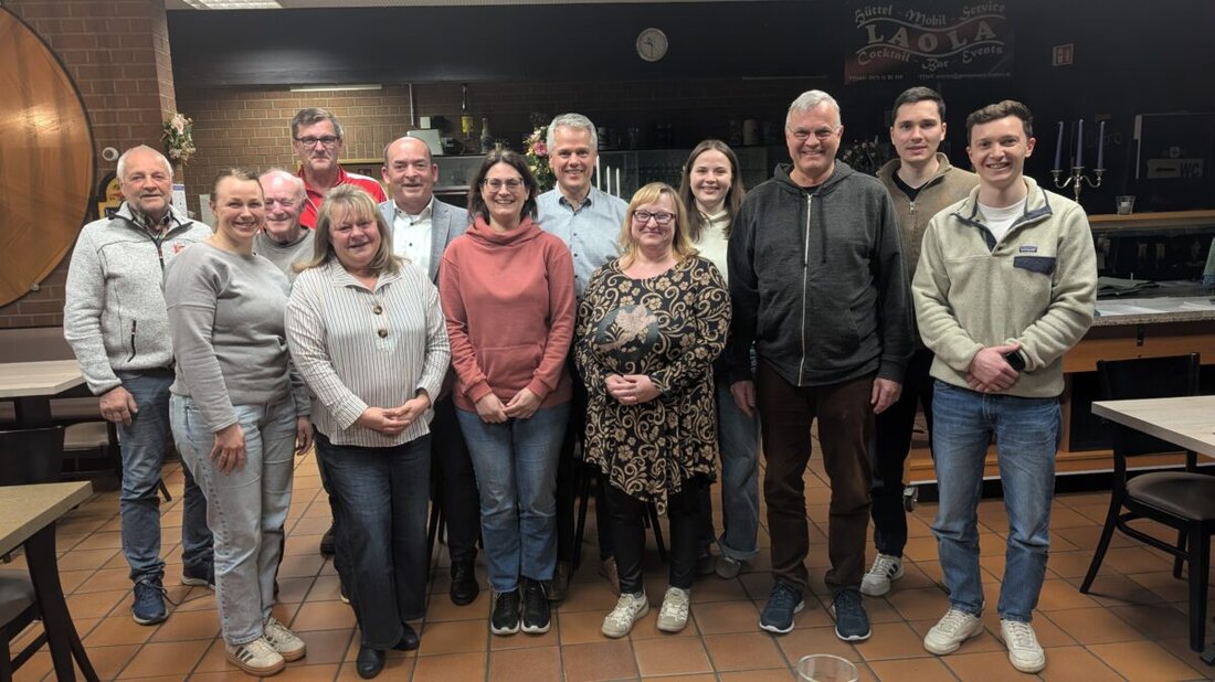 Flossenbürg. Der TSV bestätigte bei der Jahreshauptversammlung 2026 seinen gesamten Vorstand um Jürgen Lugert. Berichte zeigten Erfolge 2025 mit neuer Webseite und LED-Flutlicht. Für 2026 sind viele Spartenaktionen geplant.