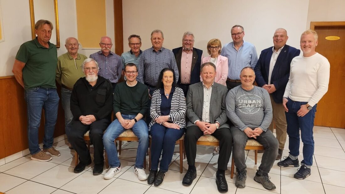 Rothenstadt/Weiden. Die Siedlergemeinschaft Rothenstadt/Fichtenbühl zog bei ihrer Jahreshauptversammlung am 24. April 2026 Bilanz und wählte neu. Gisela Chacón bleibt erste Vorsitzende; Johannes Ram übernimmt als Stellvertreter.