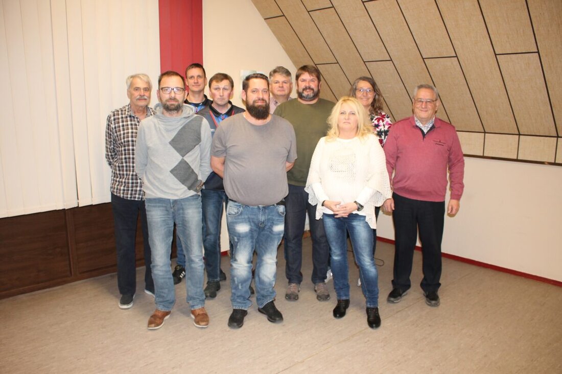 Trabitz. Der Förderkreis der Spielvereinigung Trabitz wählte einstimmig Matthias Lang zum neuen Vorsitzenden und sicherte somit die Unterstützung des Jugendfußballs. 60 Kinder und Jugendliche nehmen am Spielbetrieb teil, und die B-Jugend hat sich den Aufstieg gesichert.