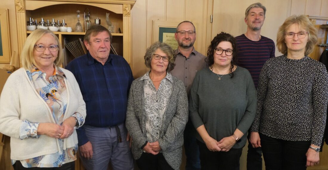 Floß. 120 Jahre Obst- und Gartenbauverein: Die Mitglieder wählten den Vorstand geschlossen. Das Hollerküchlfest brachte 1.200 Euro Spende.