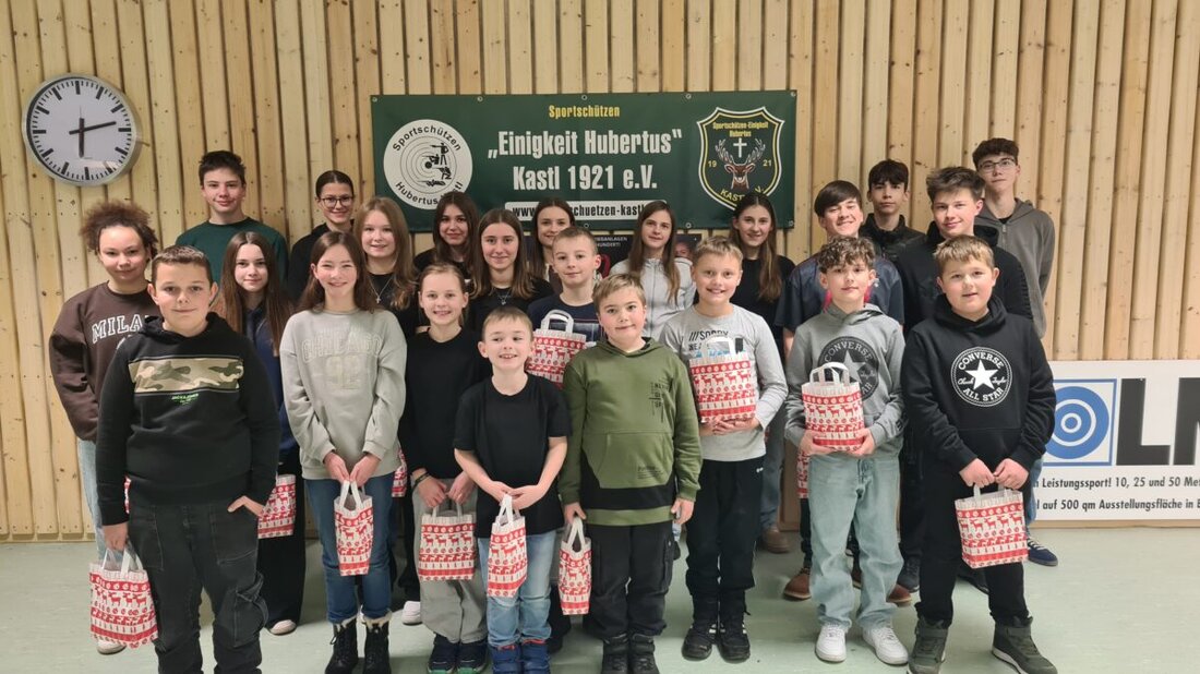 Kastl. Bei den Kastler Sportschützen gab es zum Nikolaustag wieder Geschenktüten für die Jungschützen. Jugendleiter Matthias Merkl dankte damit für ihren Trainingsfleiß. Vor Weihnachten folgt in Mehlmeisel die vierte Runde.
