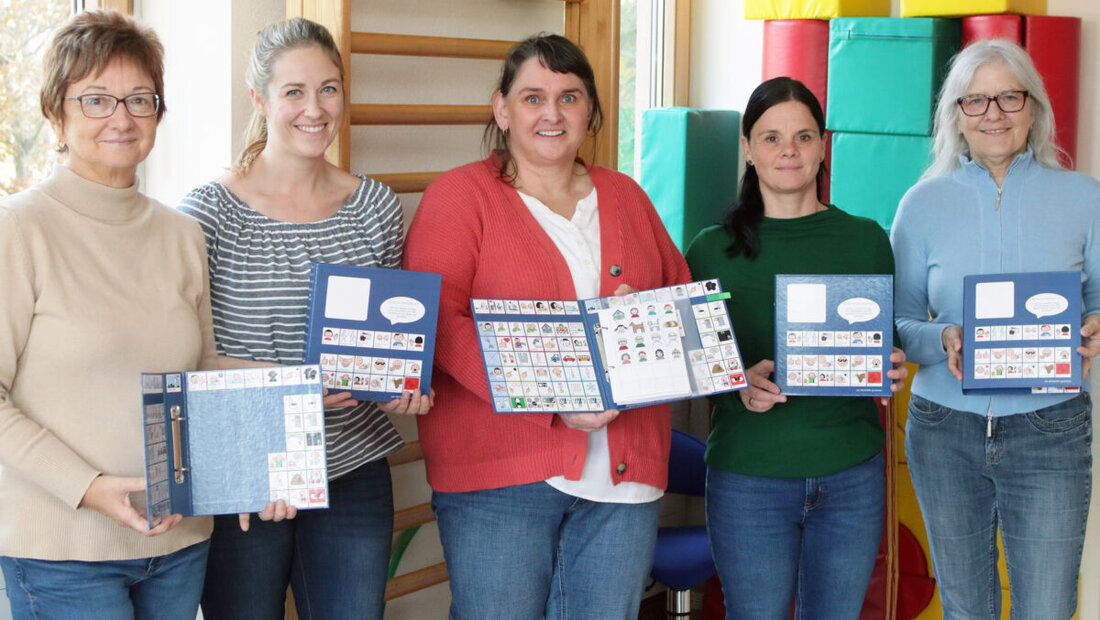 Irchenrieth. Der Verein "Sweet Sweet Smile" aus Nittenau spendete 2000 Euro für Kommunikationsmappen im Heilpädagogischen Zentrum, die nicht sprechenden Kindern helfen.