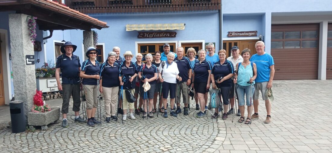 Pressath. Die Nordic-Walking-Abteilung des TSV Pressath startet zur Fahrt ins Blaue, wandert an der Schweinmühle und besucht das Geo-Zentrum der KTB bei Windischeschenbach. Eine Führung erklärt die 9.101 Meter tiefe Bohrung.