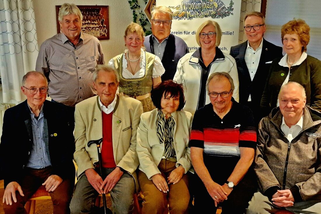 Weiden. Die bisherigen Vorsitzenden wollten bei den Neuwahlen der Nordoberpfälzer Musikfreunde ihr Amt in jüngere Hände legen. Das klappte heuer noch nicht. Deshalb nahmen Horst Fuchs und die Stellvertreterin Anita Wiendl bei den Wahlen noch einmal ihre Posten für zwei Jahre an.