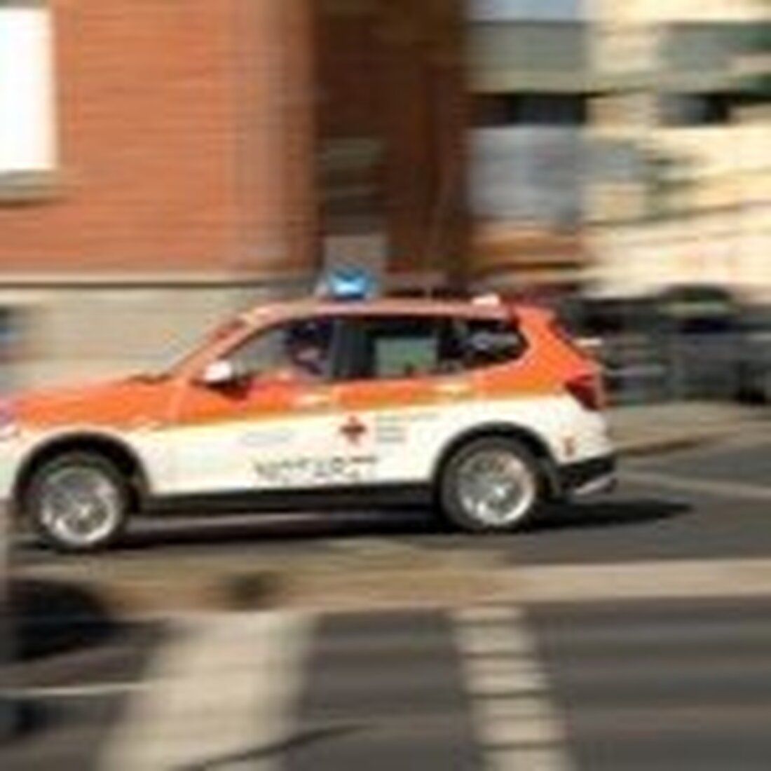 Kemnath. Am Sonntag kam es zu einem Unfall zwischen einer PKW-Fahrerin (20) und einem Rennradfahrer (26) auf der Staatsstraße 2168. Bei dem Zusammenstoß wurde der Radfahrer lebensgefährlich verletzt. Er verstarb [&hellip;]