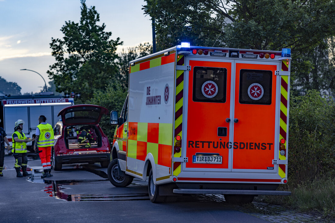 Weiden. Drei Autos sind am Freitag, 9. Oktober, auf der Süd-Ost-Tangente in Weiden zusammengestoßen. Der entstandene Gesamtschaden beträgt rund 9.500 Euro. Gegen den Unfallverursacher laufen Ermittlungen wegen des Verdachts der fahrlässigen Körperverletzung.
