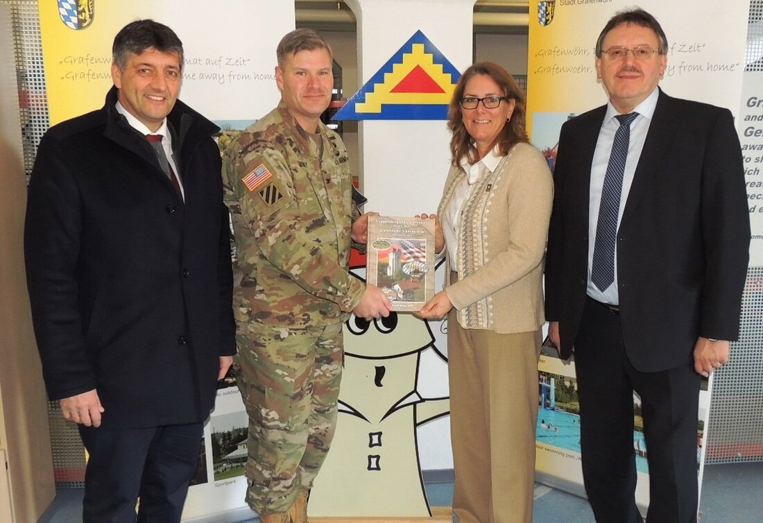 Grafenwöhr/Vilseck. „Grafenwöhr, your home away from home – Grafenwöhr, Deine Heimat auf Zeit“ damit wirbt die Stadt und die Region bei den amerikanischen Familien. Die Bürgermeister Edgar Knobloch und Hans-Martin [&hellip;]