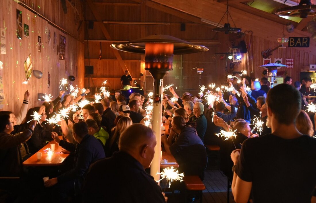 Wurz. Wie letztes Jahr startet in der Wurzer O’Schnitt-Bar eine Zwickl-, Oldie- und Schlager-Party. Die Preise werden wieder den 60er und 70er Jahren angepasst, denn jedes Getränk, Essen oder auch [&hellip;]