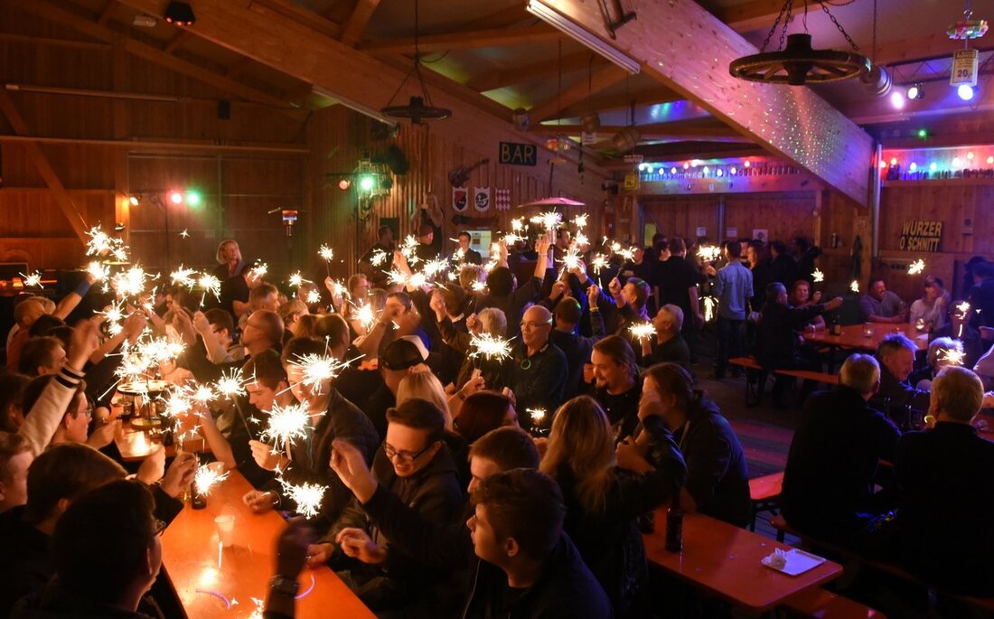 Weiden/Neustadt/Tirschenreuth. Das hat uns in dieser Woche beschäftigt: Ein Mann verschwindet aus dem Altenheim zum Schweinebraten-Essen, die Realschule in Weiden wird nicht neu gebaut, die B470 muss komplett gesperrt werden, [&hellip;]