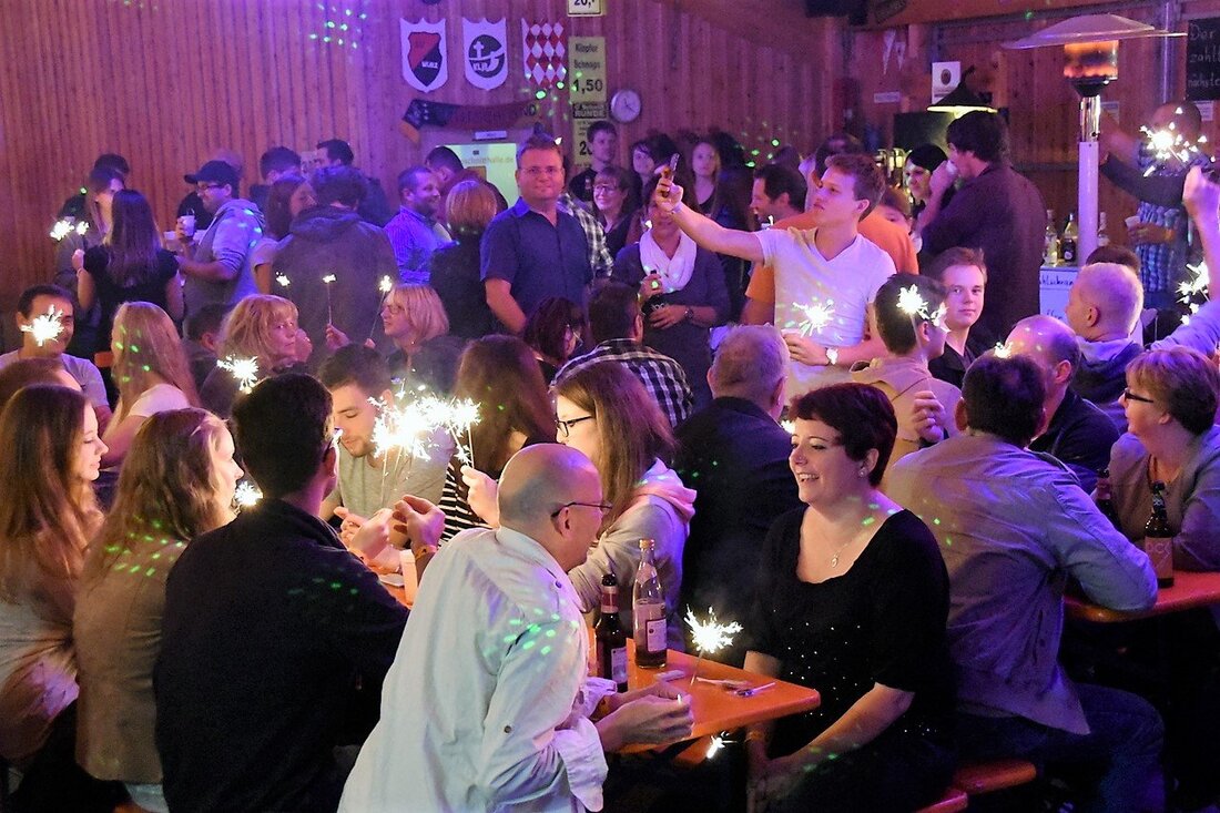 Wurz. Wie letztes Jahr startet in der O`Schnitt-Bar eine Zwickl-, Oldie- und Schlager-Party. Die Preise werden wieder den 60er und 70er Jahren angepasst, denn jedes Getränk, Essen oder auch der Eintritt [&hellip;]