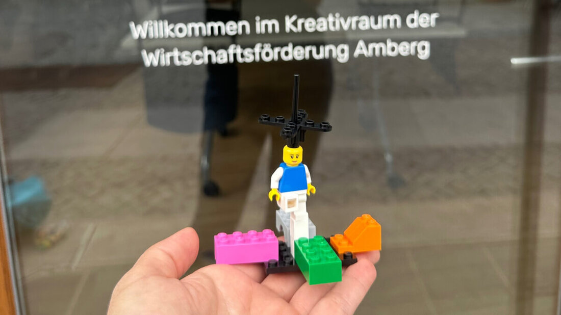 Amberg. Wie gelingt die Energiewende – und was kann Forschung in der Oberpfalz dazu beitragen? Antworten sucht ein neues Format der OTH Amberg-Weiden: Vom 1. bis 6. September öffnet im Stadtlabor Amberg ein Pop-Up Store. Im Rahmen der bundesweiten Aktion des Wissenschaftsjahres 2025 „Zukunfts:energien“ werden Forschungsthemen von Algen über E-Mobilität und Müllverwertung bis Wasserstoff erlebbar.