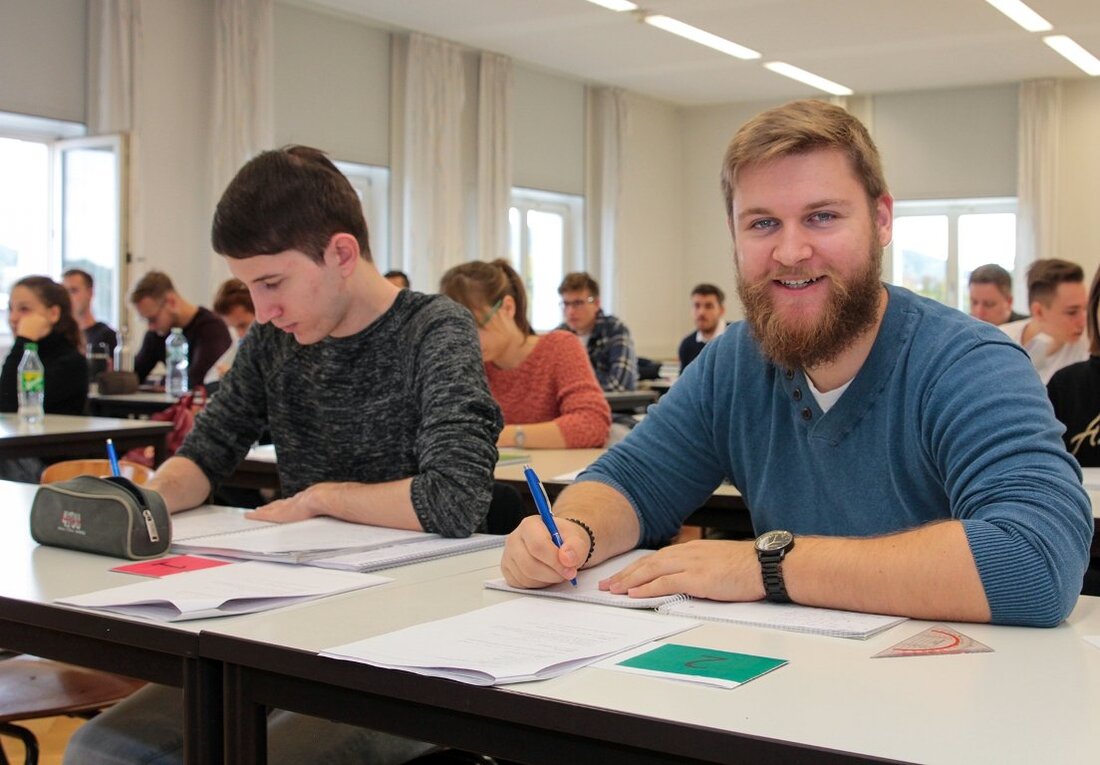 Amberg/Weiden. Die Schulbank drücken zwei Wochen vor dem Semesterstart. Warum das? Tobias Faderl macht sich – wie viele seiner Kommilitonen – fit in Mathe.  Mathematik ist die Sprache der Ingenieurswelt [&hellip;]