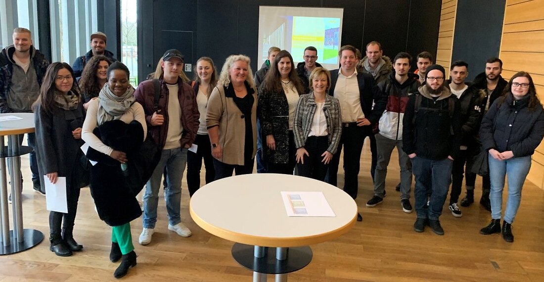 Weiden. Auftakt mit drei Premieren: In dieser Woche starteten an der OTH Amberg-Weiden drei neue, wirtschaftswissenschaftliche Studiengänge: der Master „Angewandte Wirtschaftspsychologie sowie die Bachelorangebote „International Business“ und „Logistik &amp; Digitalisierung“. Mit [&hellip;]