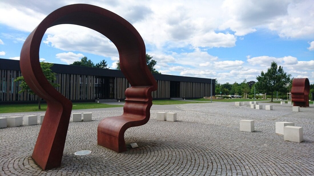 Weiden. Der Stifterverband hat 16 Hochschulen ausgewählt, die an der ersten Runde des Förderprogramms „Entrepreneurial Skills“ teilnehmen können – darunter die OTH Amberg-Weiden mit ihrem Antrag „Entrepreneurial BRiCKS“ („E-BRiCKS“) – Build Resources in Character, Knowledge and Skills”.