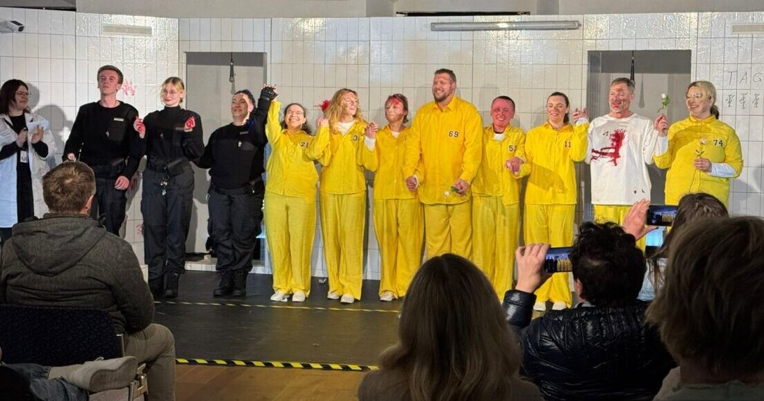 Vohenstrauß. Das OVIGO Theater feierte mit dem Psychothriller "Das Experiment" eine ausverkaufte Premiere in der Friedrichsburg – beklemmend und packend. Vorstellungen folgen in Oberviechtach, Weiden und Regensburg.