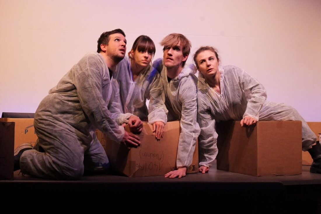 Schwandorf. Das OVIGO Theater zeigt 'SAD-88' am 25. und 26. Oktober um 20 Uhr sowie am 28. Dezember um 17.00 und 20.00 Uhr, mit Anna Maria Sturm, Tickets auf ovigo-theater.de.