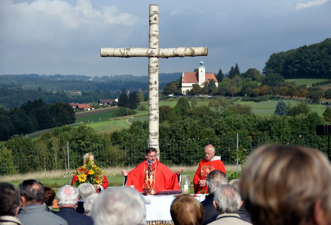 Harlesberg. „Immer wenn der Herbst sich langsam über das Land legt, die Natur sich mit leuchtenden Farben auf die Erholungsmonate freut und in den Bergen die Vorboten des Winters bereits [&hellip;]