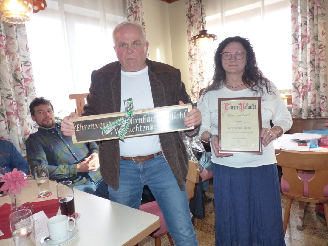 Wieselrieth. Der OWV Leuchtenberg blickt auf ein aktives Vereinsjahr zurück und feierte kürzlich 100 Jahre OWV und 900 Jahre Leuchtenberg, doch die Vorsitzende Rosina Gollwitzer tritt nicht erneut an.