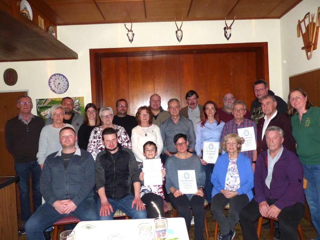 Leuchtenberg. Bei der Jahreshauptversammlung in Wieselrieth ehrte der OWV viele Mitglieder für zehn, 15 und 25 Jahre. Viele Besucher und Dank vom Bürgermeister zeigten den starken Zusammenhalt.