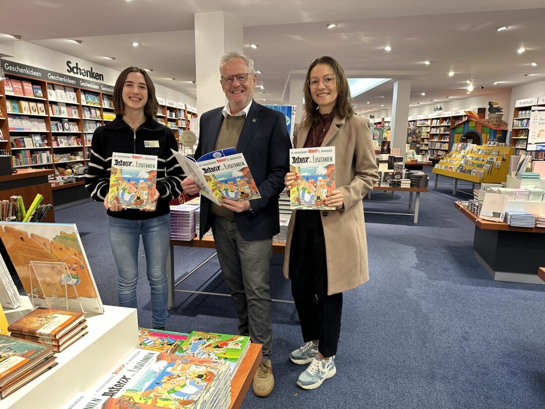 Schwandorf. Am 23. Oktober 2025 holte Oberbürgermeister Andreas Feller den neuen Asterix-Band in der Buchhandlung Rupprecht ab und sprach über den Wert des Einkaufs vor Ort. So setzt er ein Signal für Handel und Innenstadt.