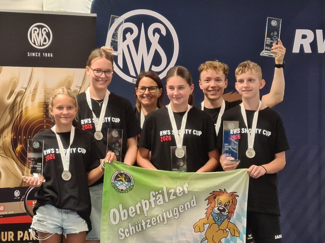 Garching-Hochbrück. Der Oberpfälzer Schützennachwuchs holt beim medienwirksamen RWS-Shooty-Cup im Rahmen der Deutschen Meisterschaften Silber – nach einem Herzschlagfinale, das gegen Sachsen mit 0,1 Ringen verloren ging.