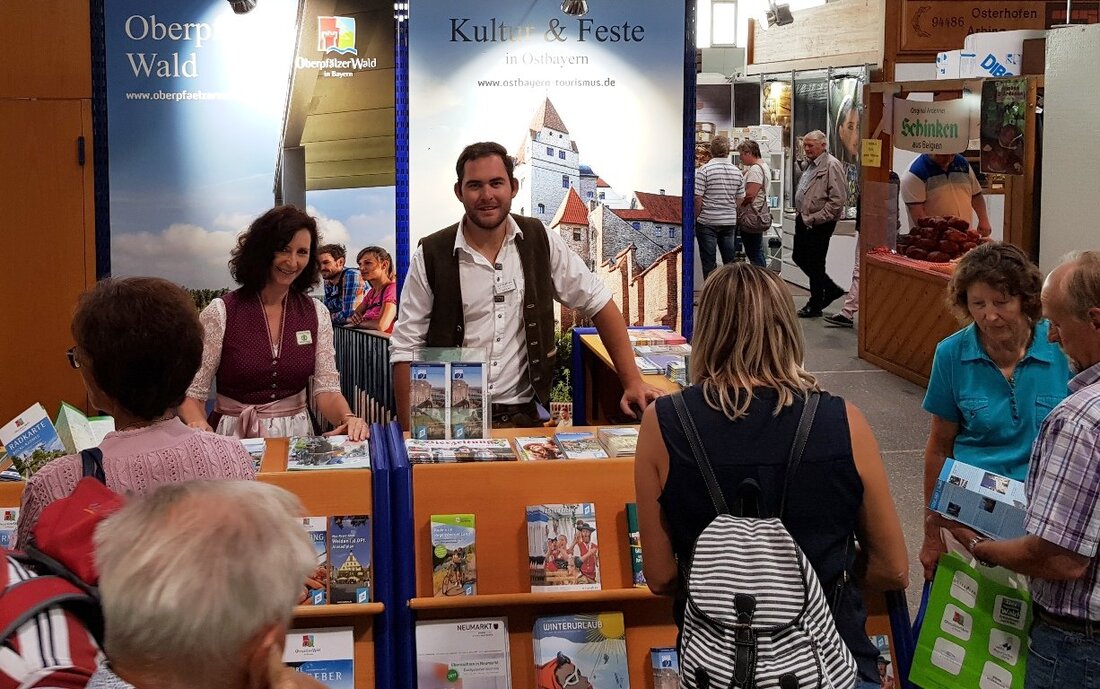 Eslarn/Straubing. Urlaub dahoam hat seine Vorteile. Welche das sind, stellte der Tourismusverband Ostbayern vor. Das Angebot kam sehr gut an.  Beim zweitgrößten Volksfest Bayerns präsentierte sich das „Naturparkland Oberpfälzer Wald“ [&hellip;]