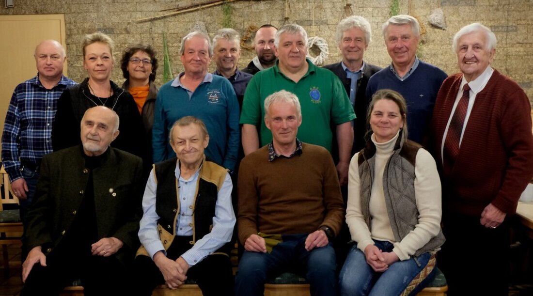 Floß. Der Oberpfälzer Waldverein Floß blickt zuversichtlich auf die nächsten drei Jahre und das 100-jährige Gründungsfest 2026. Mitglieder sind mit verschiedenen Veranstaltungen und der Jugendarbeit engagiert.