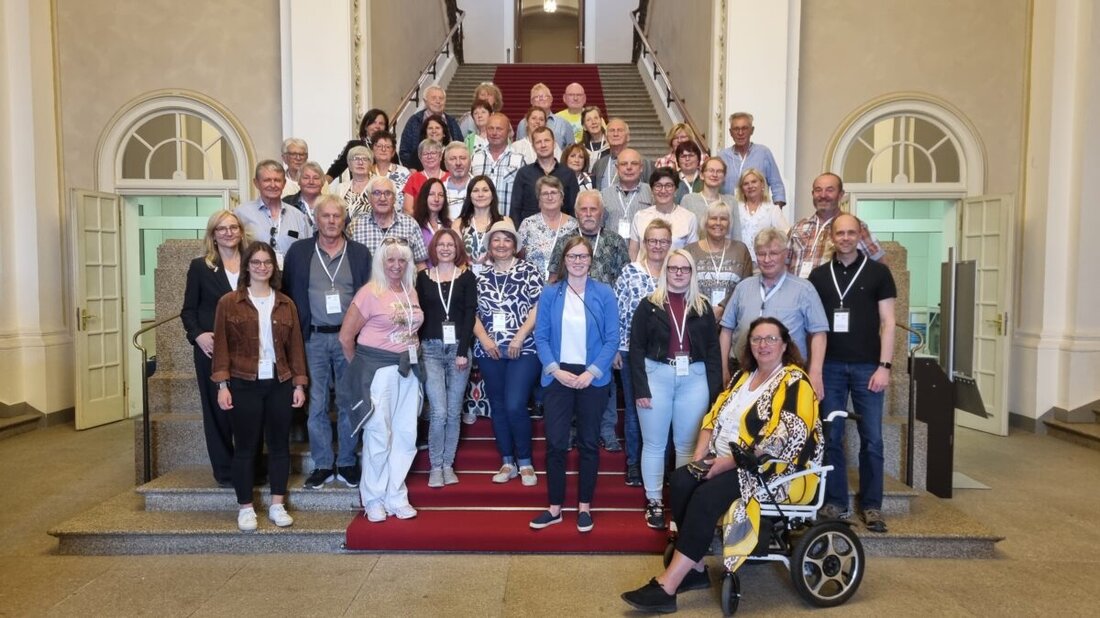 München. Eine Reisegruppe aus der Oberpfalz konnte die Weidener SPD-Landtagsabgeordnete Nicole Bäumler in der vergangenen Sitzungswoche im Bayerischen Landtag begrüßen. Die Besucherinnen und Besucher hatten sich auf den Weg in die bayerische Landeshauptstadt gemacht, um Politik hautnah zu erleben und zugleich einen spannenden Einblick in die Geschichte und Gegenwart Münchens zu erhalten.