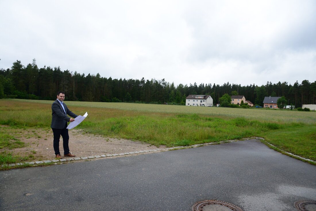 Luhe-Wildenau/Oberwildenau. In Oberwildenau werden neue Bauplätze geschaffen. Das Baugebiet „Eschlingweiher II“ soll direkt an das bestehende Baugebiet „Eschlingweiher I“ anschließen.  Von Walter Beyerlein  Der Markt Luhe-Wildenau belebt mit der Ausweisung [&hellip;]