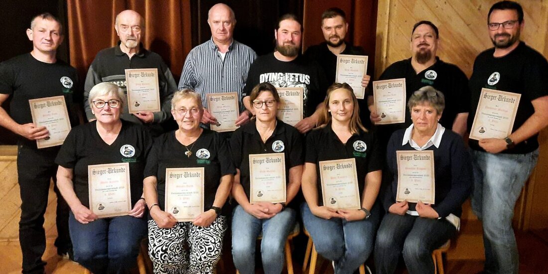 Weiden. Der Schnupferclub Latsch kürte Bettina Ochs und Martin Weiß zu Vereinsmeistern und lädt zur Nikolausfeier am 6. Dezember, 17 Uhr, sowie zum Adventsgrillen am 13. Dezember, 17 Uhr, ein.