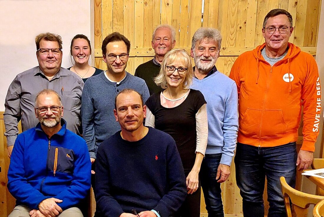 Weiden. Der ÖDP-Kreisverband fordert die Schließung des Verkehrslandeplatzes zur Beendigung finanzieller Schwierigkeiten und Erwägung alternativer Nutzung zur Einnahmeerzielung.