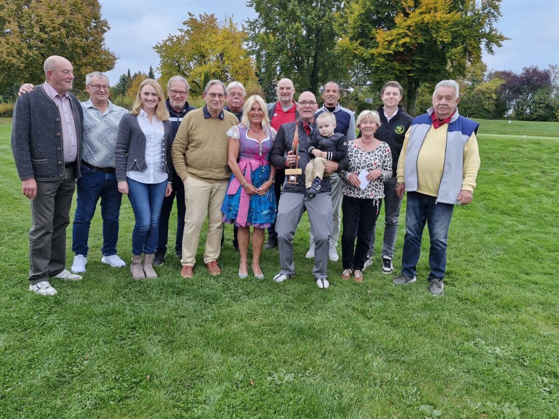 Schmidmühlen. Das Oktoberfest-Turnier im Golfclub Schmidmühlen fand zum 15. Mal statt und brachte Bruttosiege für Laura Renner (29) und Paul Cormann (36).