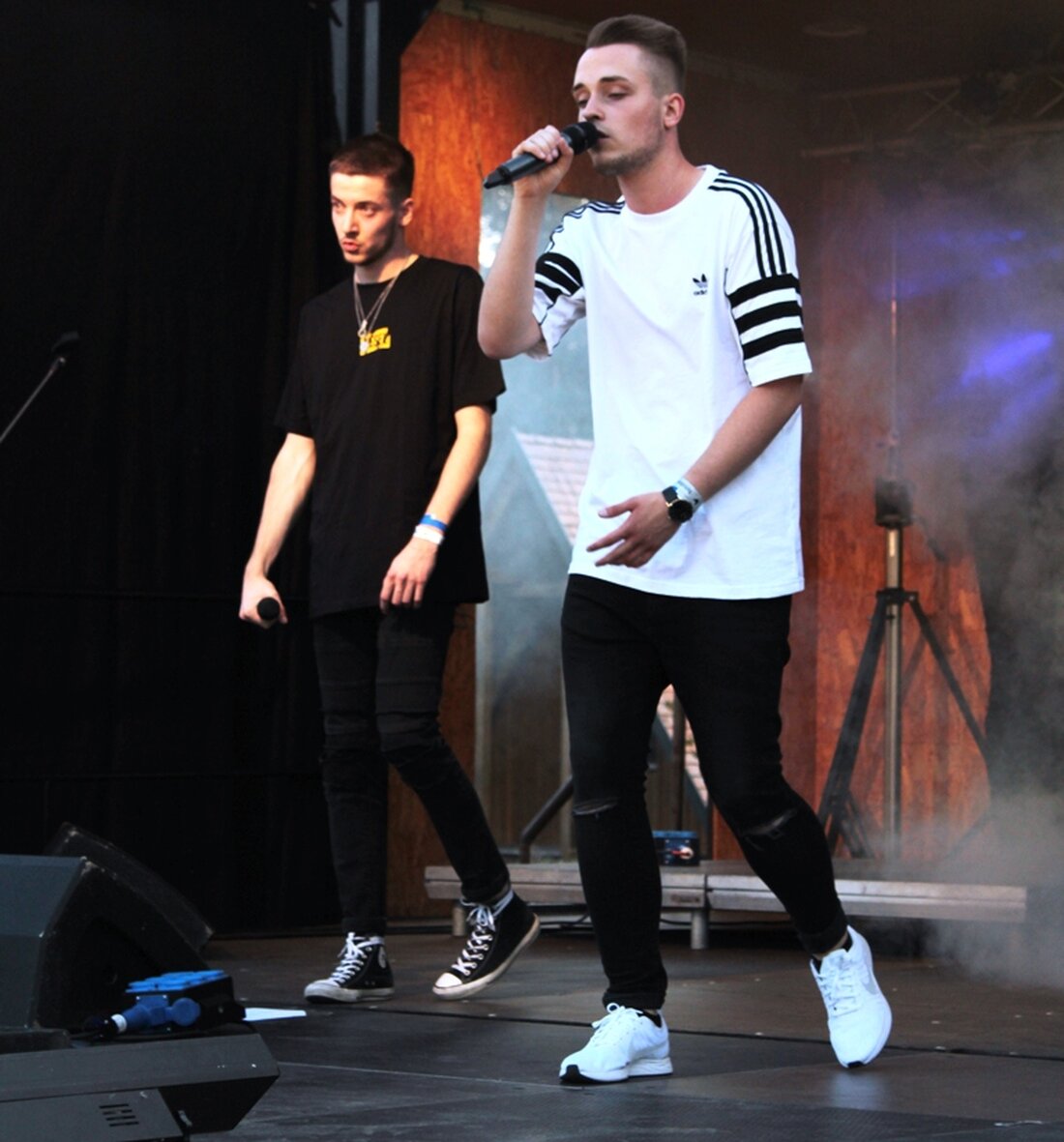 Weiden. Der junge Musiker Mosaik hat innerhalb kürzester Zeit zwei Alben veröffentlicht – und das mehr als erfolgreich. Mit uns hat er über seine Anfänge, seine Inspiration, Groupies und natürlich [&hellip;]