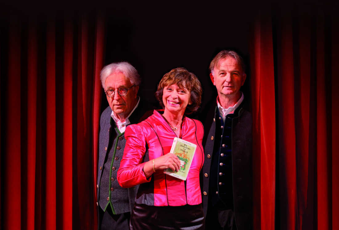 Amberg. Am Rosenmontag, 16. Februar 2026, bringt das Gastspiel Opern auf Bayrisch um 19.30 Uhr das Stadttheater zum Klingen. Gerd Anthoff, Conny Glogger und Michael Lerchenberg erzählen große Opern frech und mundartlich.