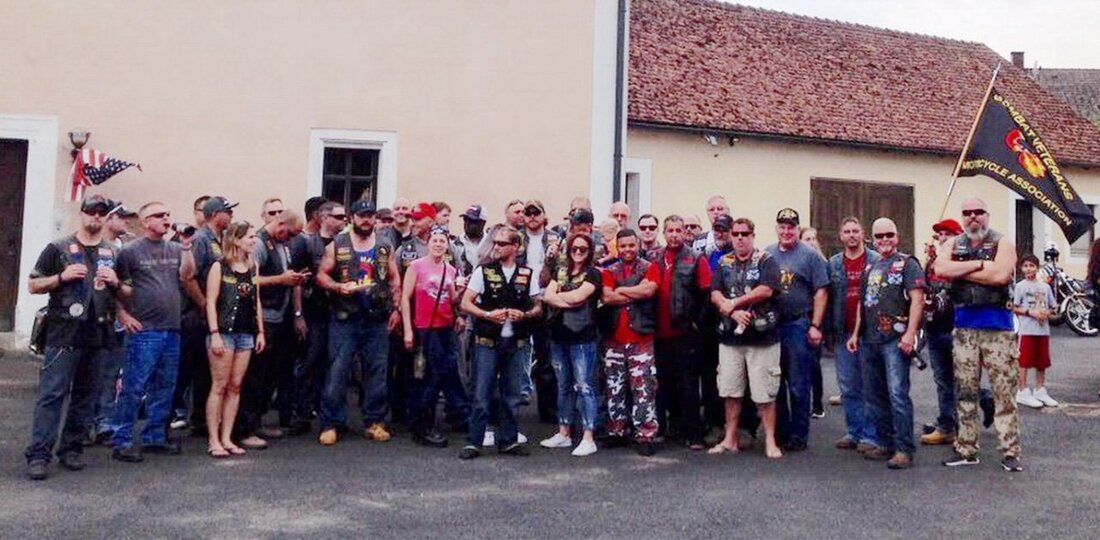 Hütten. “Vets helping vets” – “Veteranen helfen Veteranen” ist das Motto der “Combat Veterans Motorcycle Association”. Zum großen Bikertreffen kamen die US-Veteranen und Motorradfreunde im Hüttner Schlosshof bei Elisabeth und [&hellip;]
