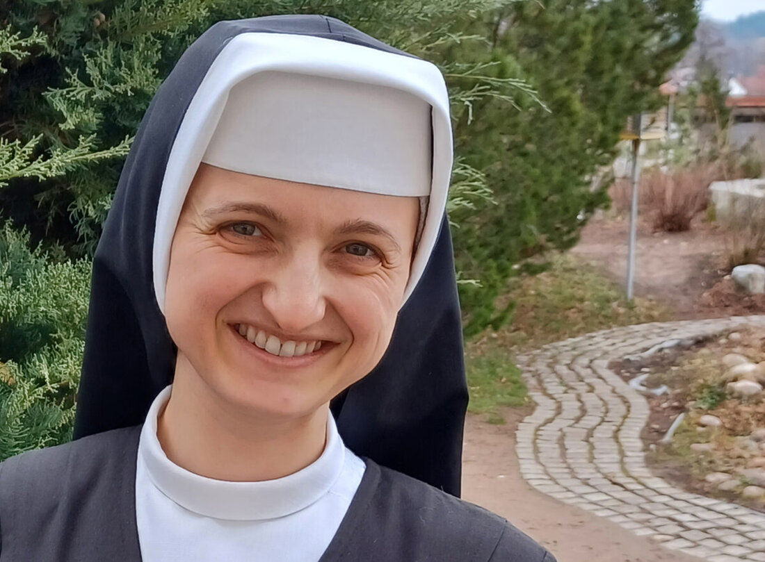 Auerbach. Sr. Dr. Ida-Maria Kastner erzählt am Donnerstag, 9. April, um 14 Uhr bei Radio Horeb in der Sendung Spiritualität ihre Berufungsgeschichte. Als Ordensfrau und Zahnärztin vereint sie Klosterleben und Praxis.