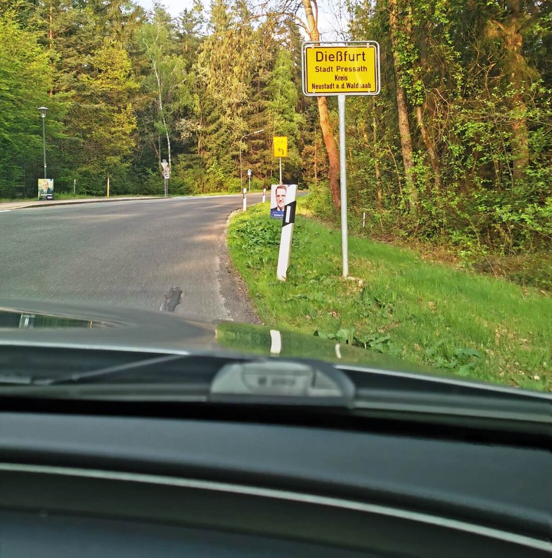 Weiden. Walpern – richtig gemacht. Diesen Streich aus der Walpurgisnacht fand sogar die Polizei gut gelungen. “Freinacht – Auch so kann’s gehen” heißt es im aktuellen Polizeibericht. “Die Unbekannten zeigten [&hellip;]