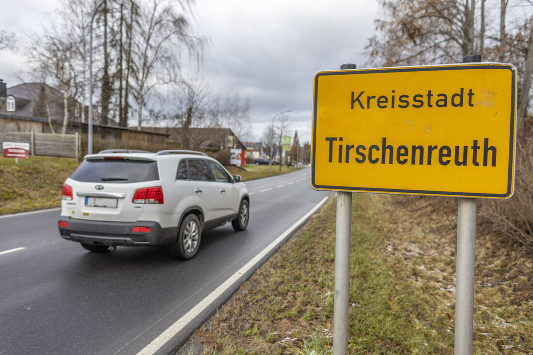 Tirschenreuth. Der Landkreis ehrt am Donnerstag, 30. Juli 2026, Weiterbildungsabsolventinnen und -absolventen des Abschlussjahrgangs 2025. Anmeldung ist erforderlich und ab sofort online möglich.