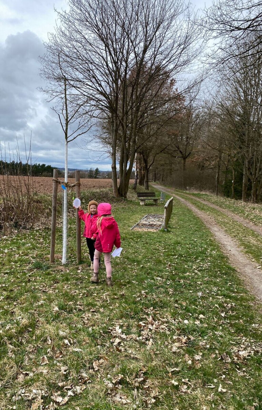 Schirmitz. Über 80 Kinder machten bei der dritten Ostereierschnitzeljagd des Obst- und Gartenbauvereins mit und lösten neun Rätsel rund um Waldtiere.  