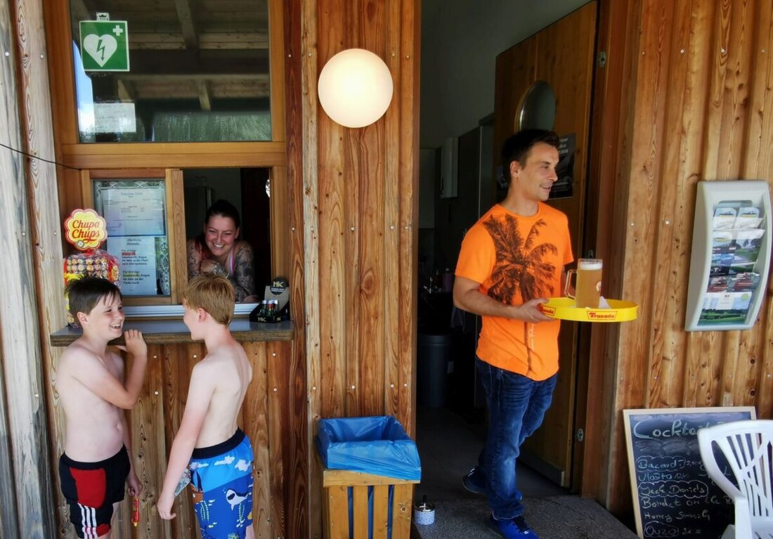 Eslarn. Am Samstag startet am Atzmannsee eine kostenlose Ostereiersuchaktion, organisiert von den Kioskpächtern Emilio und Celine Pelzer, mit mehr als 200 Eiern und zwei Sonderpreisen. Die Suche läuft von 9.30 bis 16 Uhr.