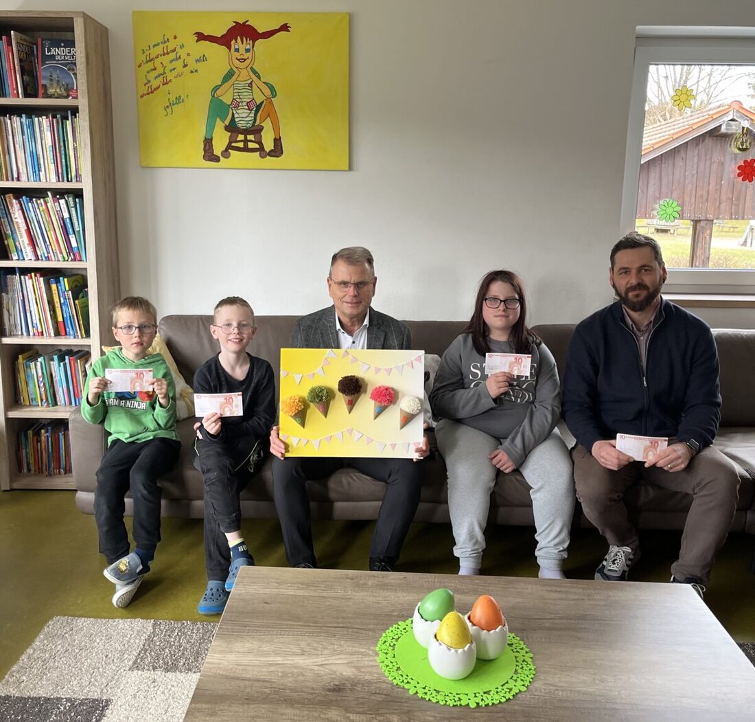 Windischeschenbach. Kurz vor den Osterferien beschenkte die Stadt im Programm Bürger helfen Bürgern die jungen Bewohnerinnen und Bewohner des Hauses Elisabeth mit 38 Eisgutscheinen zu je zehn Euro. Das stärkt den Zusammenhalt.