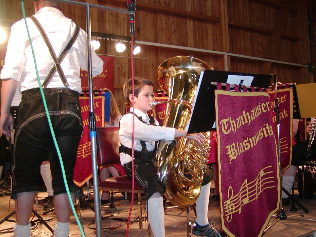 Wurz/Thanhausen/Neuhaus. Beste Stimmung in der Wurzer O’Schnitt-Halle: Die Neuhauser Boum und die Thanhauser Blasmusik trumpfen beim Böhmischen Abend auf. Von Tom Kreuzer Beide Ensembles hatten ein abwechslungsreiches Musikprogramm vorbereitet und [&hellip;]