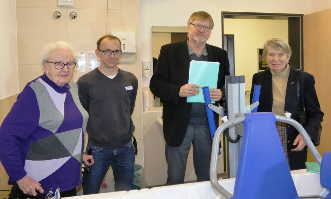 Weiden. Dank einer großzügigen Spende können im Eleonore-Sindersberger-Pflegeheim zahlreiche schwerstpflegebedürftige Bewohne Therapie und Wohlfühlbäder nehmen. Von Jürgen Wilke Das Eleonore-Sindersberger-Alten- und Pflegeheim in Weiden bietet 118 vollstationäre Plätze. Und dann [&hellip;]