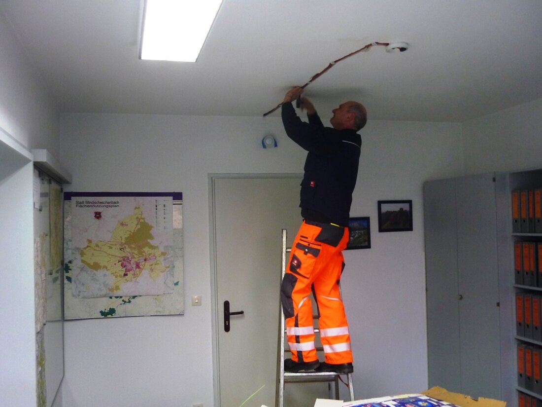 Windischeschenbach. Die Handwerker im Rathaus Windischeschenbach gehen in eine weitere Runde. Nach der barrierefreien Gestaltung in den Jahren 2014/2015 wird das Gebäude nun weiter für den Brandschutz ertüchtigt. Eine Forderung [&hellip;]