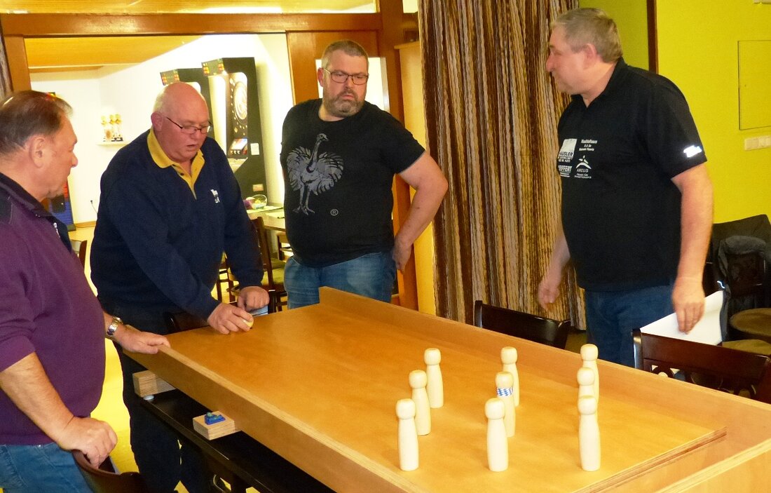 Oberwildenau. In Oberbayern ist sie weit verbreitet, in der Oberpfalz sehr spärlich vertreten, die „Stoßbudelbahn“. Der Stopselclub 1951 Unter- und Oberwildenau ist nun auch im Besitz einer solchen Sportanlage. Von [&hellip;]