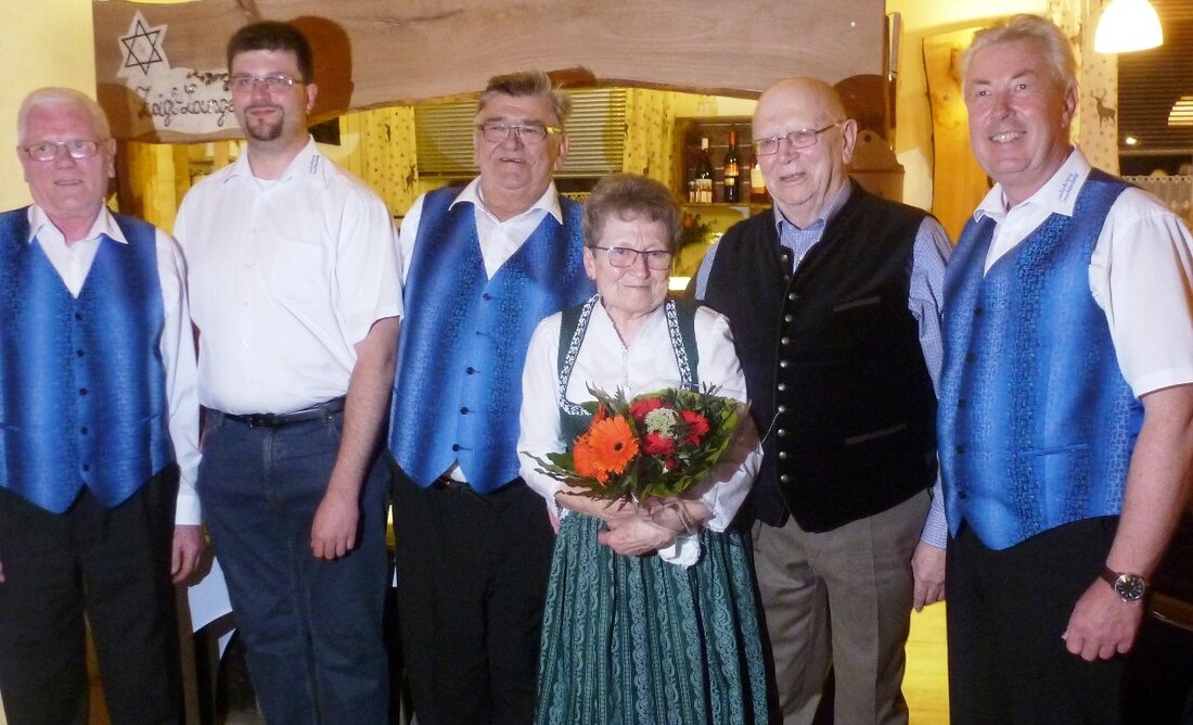 Weiden/Leuchtenberg. „Singe wem Gesang gegeben“, so auch bei Herbert Braun, der seit 1996, seit seinem Ruhestand, aktiver Sänger ist. Einst begann er im Männerchor in Kaimling seine Stimme ein zusetzen [&hellip;]