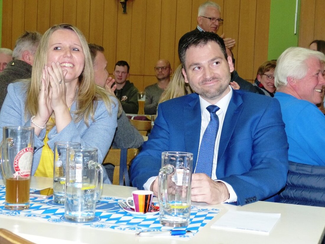 Oberwildenau. Da staunten selbst alte Polithasen wie Landrat Andreas Meier, Bürgermeister Martin Schregelmann, Ernst Lenk und Konrad Kiener aus Wernberg. 240 CSU Mitglieder fanden sich im Naabtalhaus ein um bei [&hellip;]