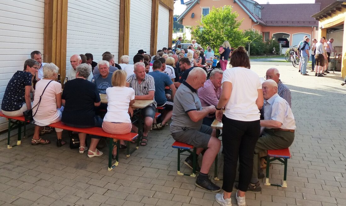 Grünau/Neudorf. Über unerwarteten, guten Besuch freuten sich die Mitglieder der CSU Neudorf anlässlich der „kleine Grünauer Kirwa“. Nach einem Gewitter und leichten Regen, setzte pünktlich ein herrliches Festwetter ein. Der [&hellip;]